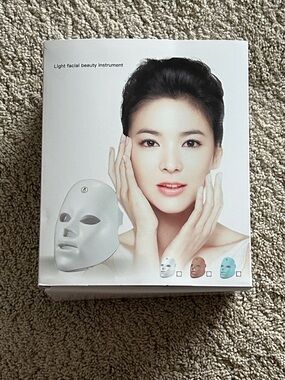 Led Light Therapy Facial Mask Skin Rejuvenation & Acne Treatment